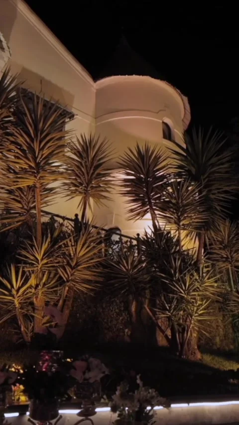 Vertical Slow Motion Shot of Indian Wedding Venue Decoration in India Vídeo Stock 337405485