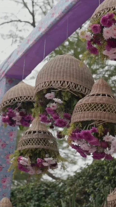 Vertical Slow Motion Shot of Indian Wedding Venue Decoration in India Vídeos de archivo 337405534