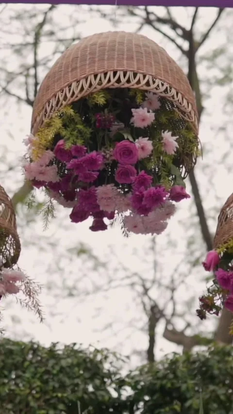 Vertical Slow Motion Shot of Indian Wedding Venue Decoration in India Видео 337405543