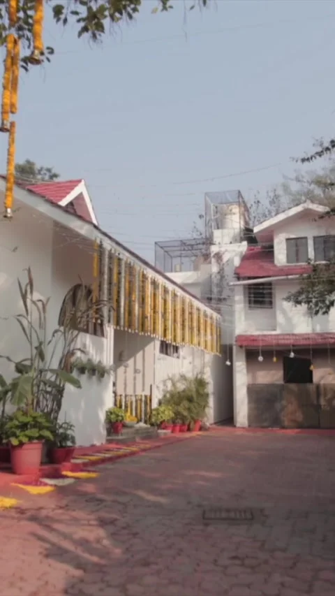 Vertical Slow Motion Shot of Indian Wedding Venue Decoration in India Vídeos de archivo 337405611