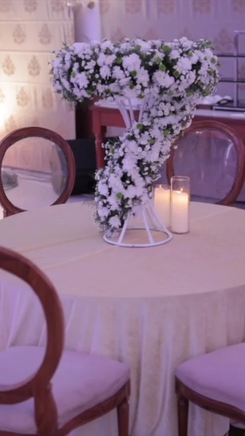 Vertical Slow Motion Shot of Indian Wedding Venue Decoration in India 库存影片 337405739