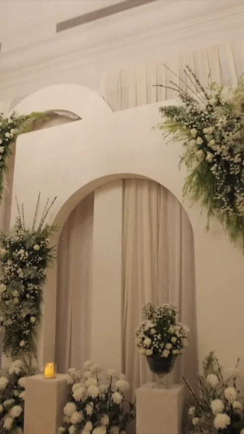 Vertical Slow Motion Shot of Indian Wedding Venue Decoration in India Vídeo Stock 337405768