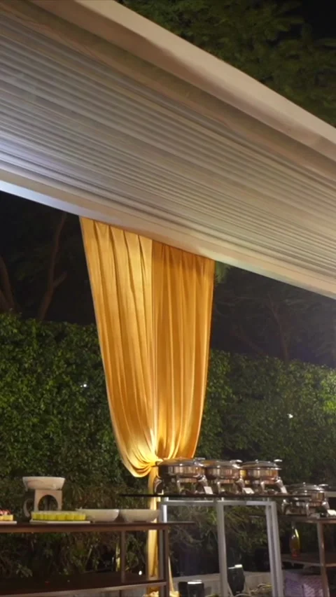 Vertical Slow Motion Shot of Indian Wedding Venue Decoration in India Vidéo 337405825