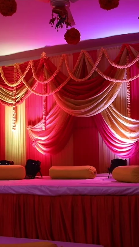 Vertical Slow Motion Shot of Indian Wedding Venue Decoration in India Vídeo Stock 338160744