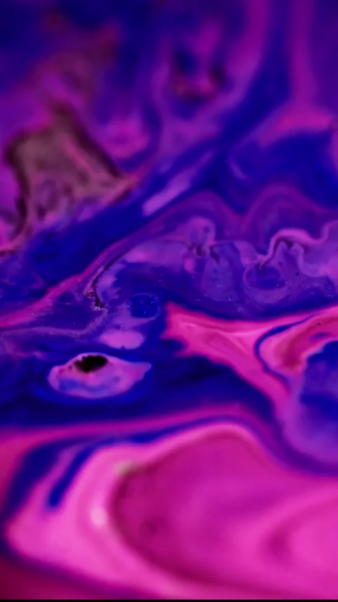 Vertical sparkling ink flow acrylic pink purple Video stock 289039226