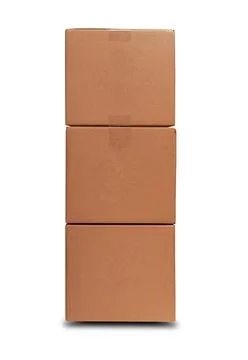 A vertical stack of three closed brown cardboard boxes Stockfoto's