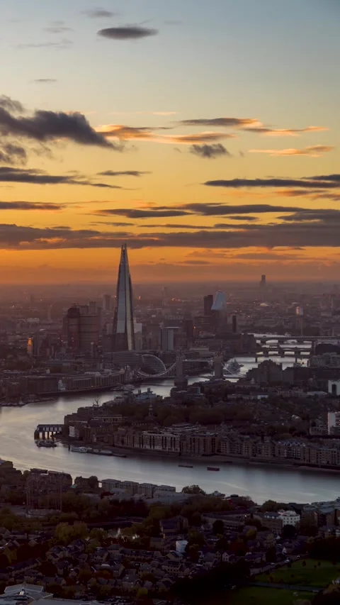 Vertical sunset to night time lapse view of the London skyline Stock Footage 261401286