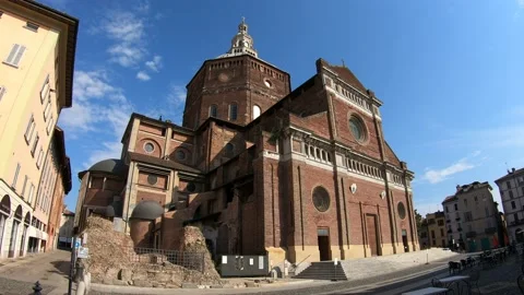 Vertical tilt shot of the Pavia Cathedral Stock Footage