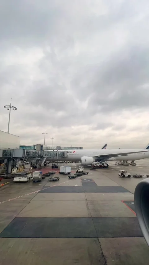 Vertical time lapse of plane at gate Stock Footage 275410787