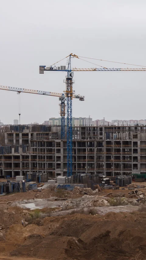 Vertical Timelapse of Apartment Building Construction with Tower Cranes Video stock 308640474