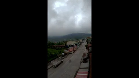 Vertical Timelapse of Barangay Road in Buguias, Philippines Видео 336354483