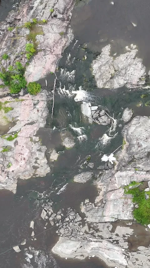 Vertical Top Down Drone Over Whitemouth Falls Mossy Rapids Manitoba Vidéo 345139826