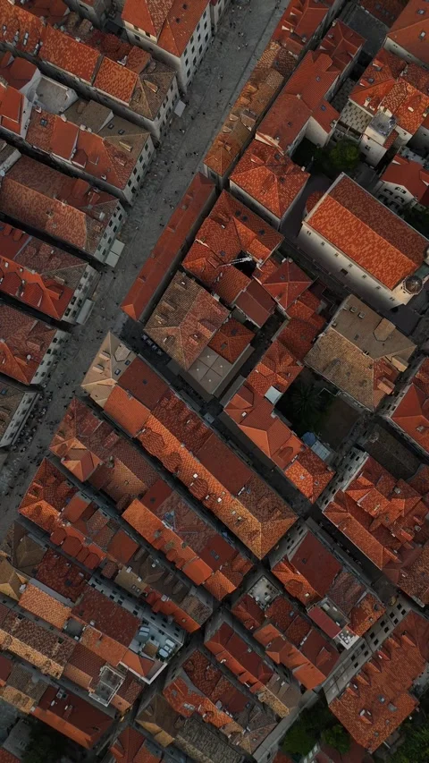 Vertical Top Down Drone Tracking Shot Along Dubrovnik Stradun Street Dusk 4K Vídeos de archivo 337850256
