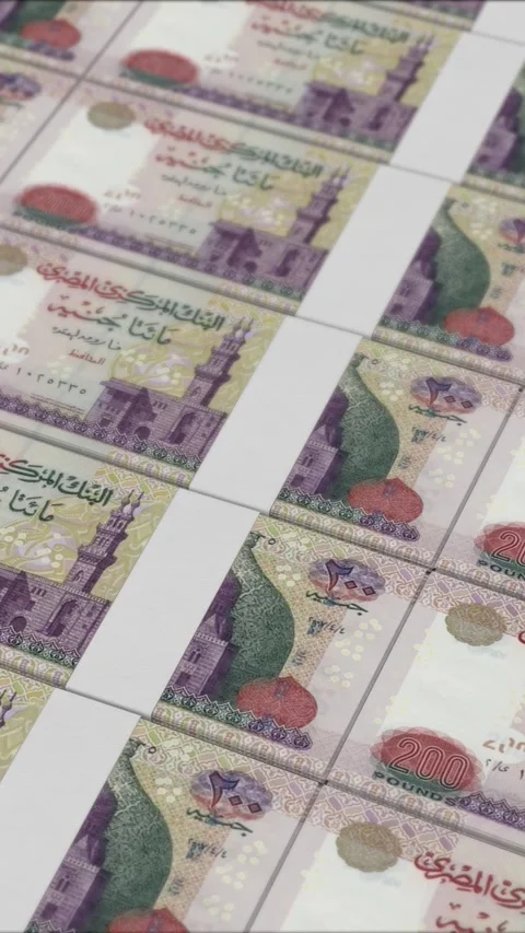 Vertical video of 200 EGYPTIAN POUND banknotes printed by a money press Stock Footage 303207039