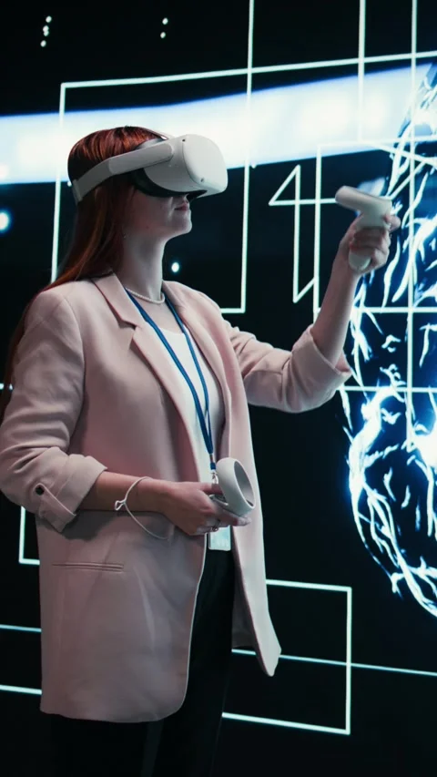 Vertical video Admin wearing VR headset gear reports to AI brain displayed on Stock Footage 330375674