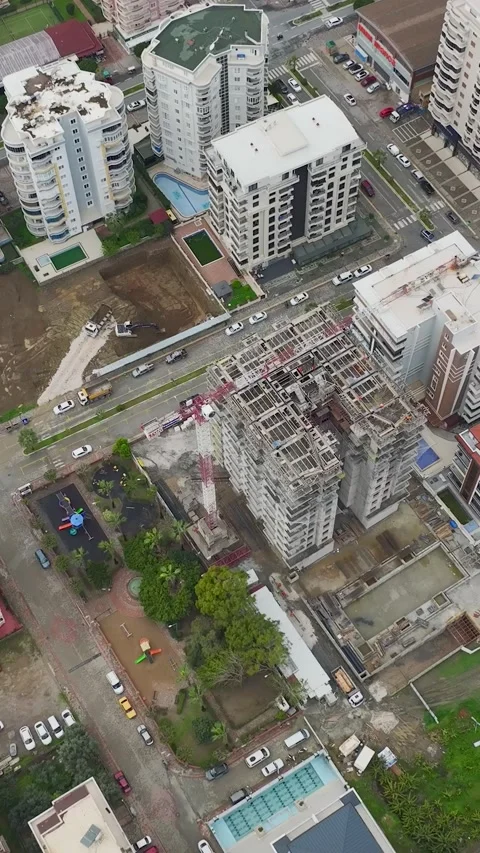 Vertical Video Aerial View of Construction Workers Preparing Concrete Slab on 库存影片 342432763