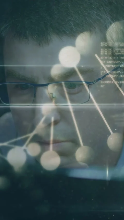 Vertical video: Analyst seeing data update, narrowing gaze while HUD nodes drift Stockbeeldmateriaal 335802830