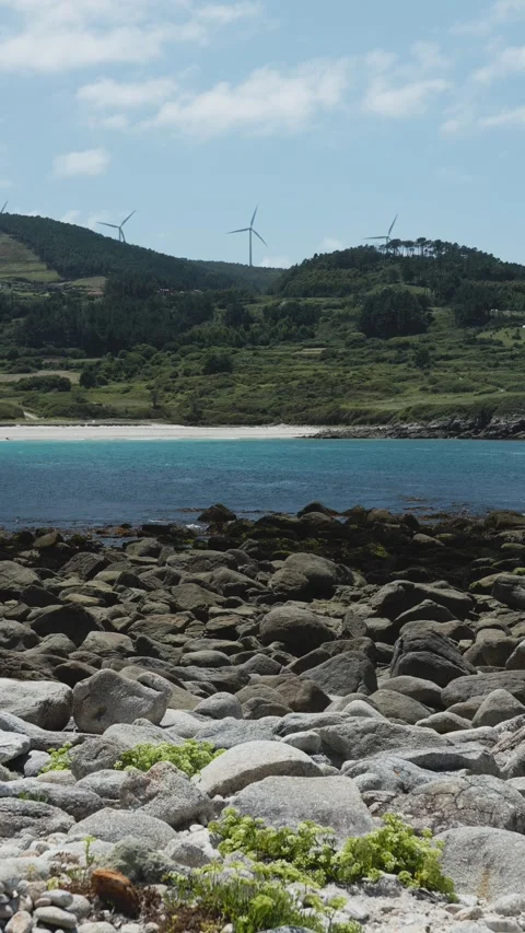 Vertical video background of a rocky beach of Galicia, Spain Video stock 289966185