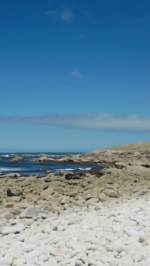 Vertical video background of a rocky beach of Galicia, Spain Vídeos de archivo 289967280