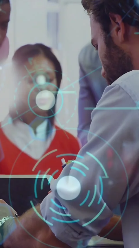 Vertical video: Bearded man using tablet with left hand reaching, AR rings 库存影片 333479908