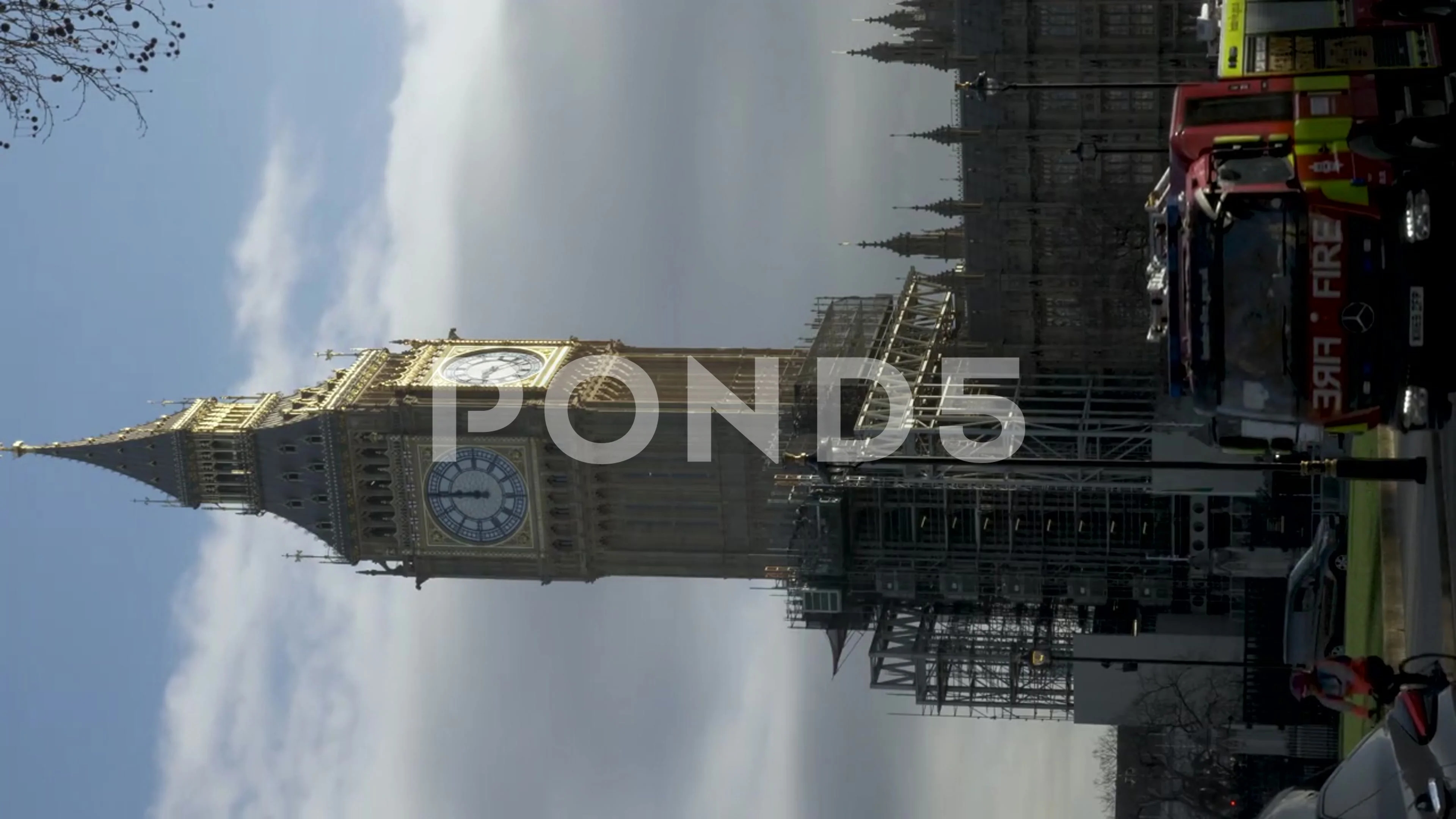 A vertical video of the beautiful Big Ben clocktower from Parliament