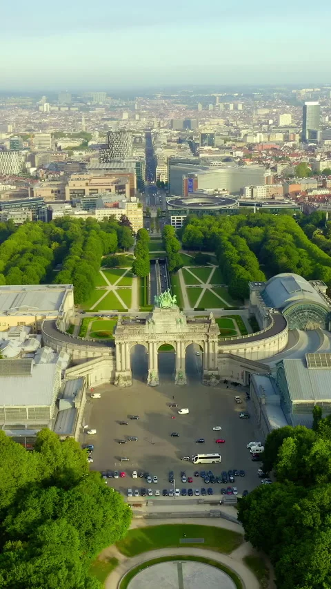Vertical video. Brussels, Belgium. The Cinquantenaire Arch, a monumental triple Stock Footage 333619175