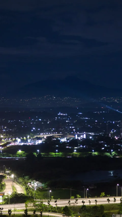 Vertical video - BSD Night Timelapse Video stock 329059294
