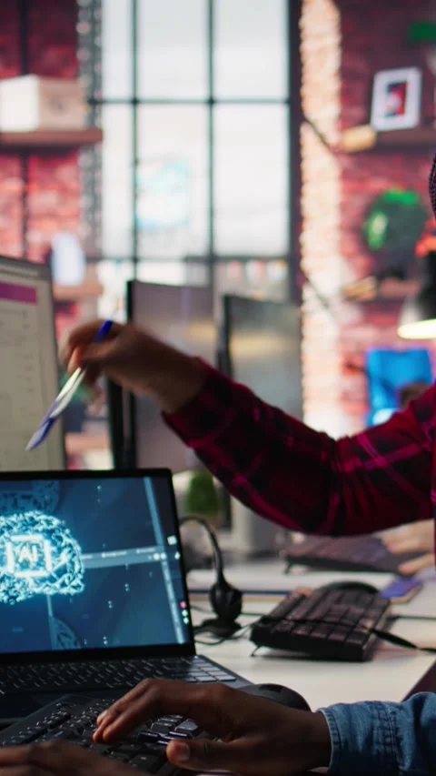Vertical video Call center agents using artificial intelligence tech to help Stock Footage 306070839