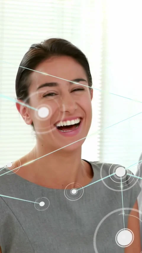 Vertical video: Cam moving right revealing smiling biz team network nodes Stock Footage 334550025