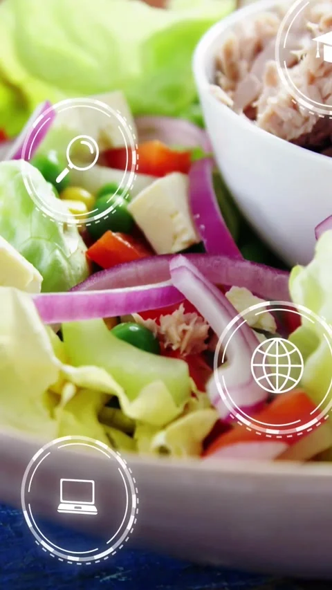 Vertical video: Camera pulling back from macro rim, revealing salad, drifting Stock Footage 328398649