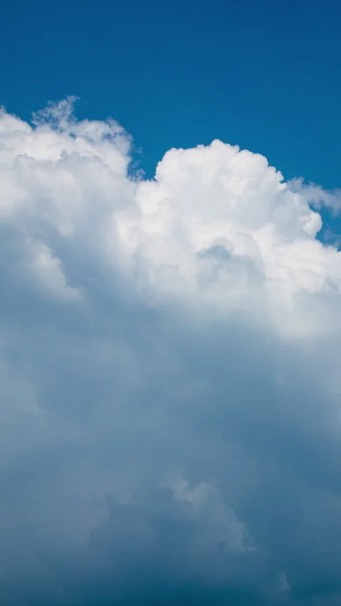 Vertical video - Clouds Timelapse Video stock 280220767