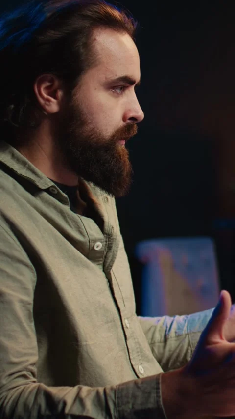 Vertical video Computer developer confused by AGI AI turning autonomous Stock Footage 266747618