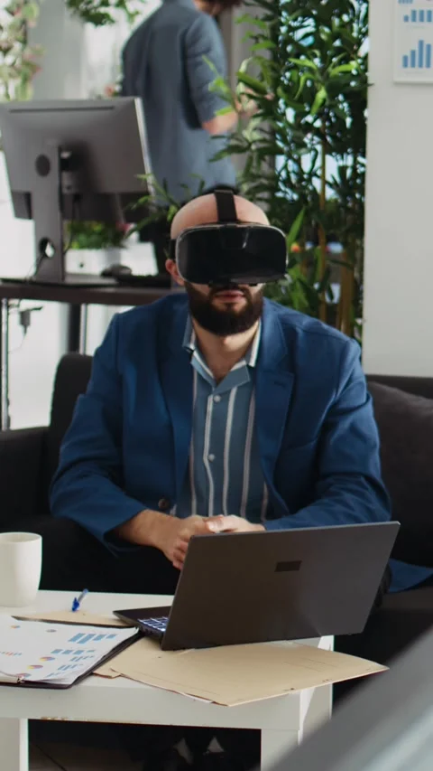 Vertical Video Consultant works with vr headset Stock Footage 243731464