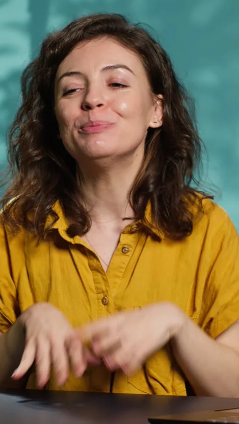Vertical video Content creator doing story time type of video for audience Stock Footage 318229984