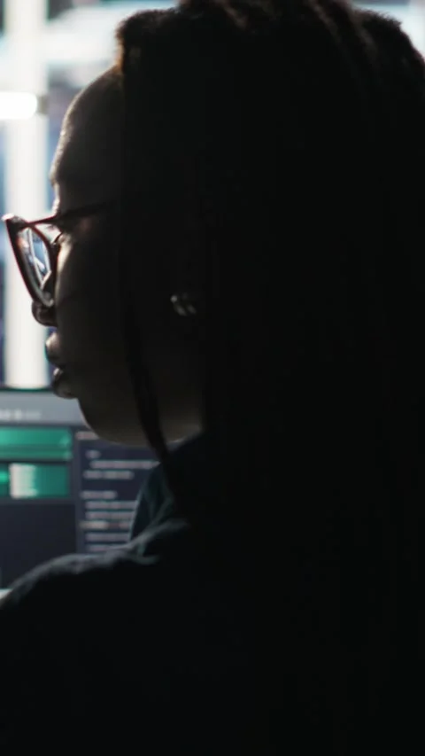 Vertical video Data center engineer implements AI virtualization frameworks Stock Footage 307970046