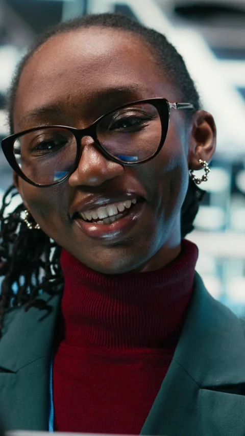 Vertical video Data center engineering team brainstorming, using AR simulation Video stock 329590975