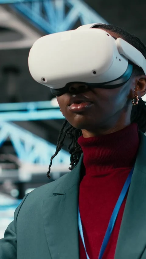 Vertical video Data center smiling programmer uses VR headset technology Stock Footage 329590632