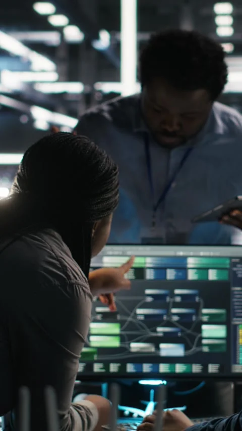 Vertical video Data center teamworking programmers using node tree tool 스톡 동영상 308752199