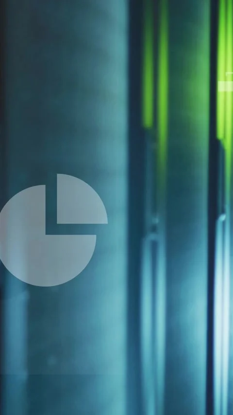 Vertical video: Data HUD animating on load, scaling cloud, drawing bars and line Stock Footage 331337095