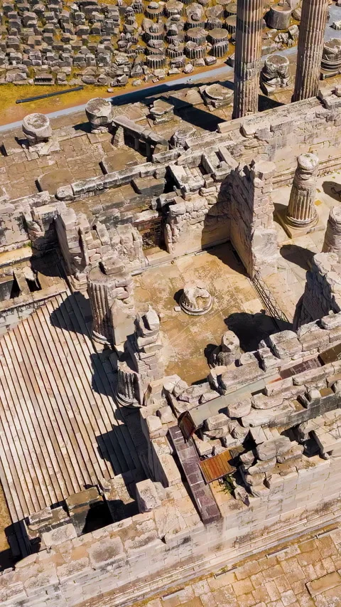 Vertical video. Didim, Turkey. Hellenistic heritage site of Didyma, Apollo Stock Footage 319423758