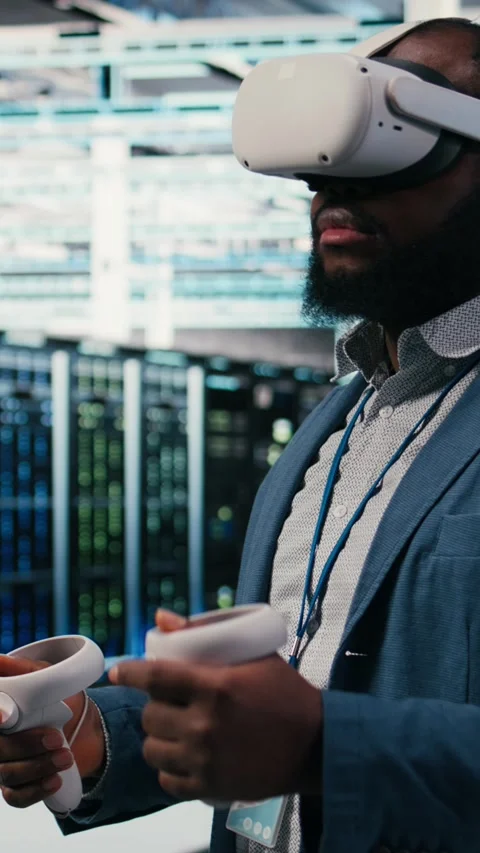 Vertical video Doing machines maintenance, VR glasses equipment and employee in Stock Footage 330203365