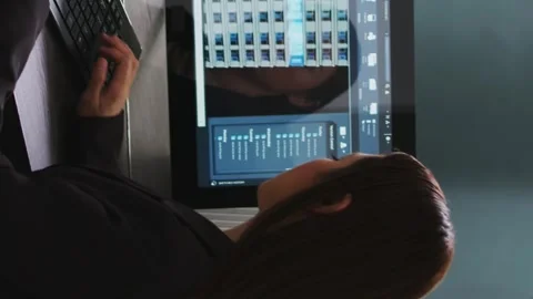 Vertical Video Engineer developing 3d building model on graphic software Vídeos de archivo 263080121