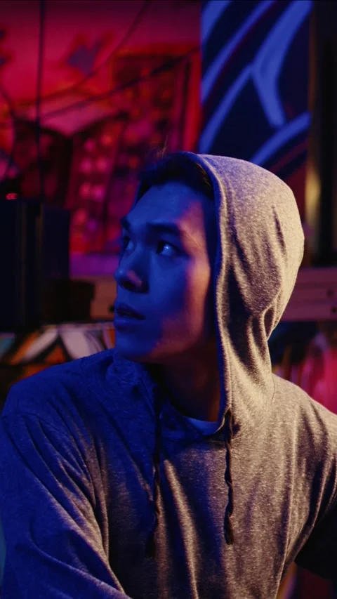 Vertical video Espionage expert afraid to get caught Video stock 255204897