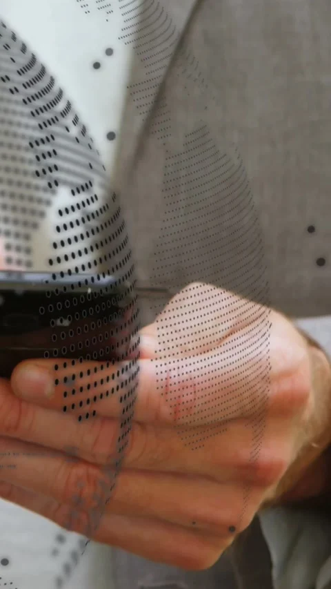 Vertical video: Exec holding phone checking mail right thumb tapping dotted Stock Footage 331129042