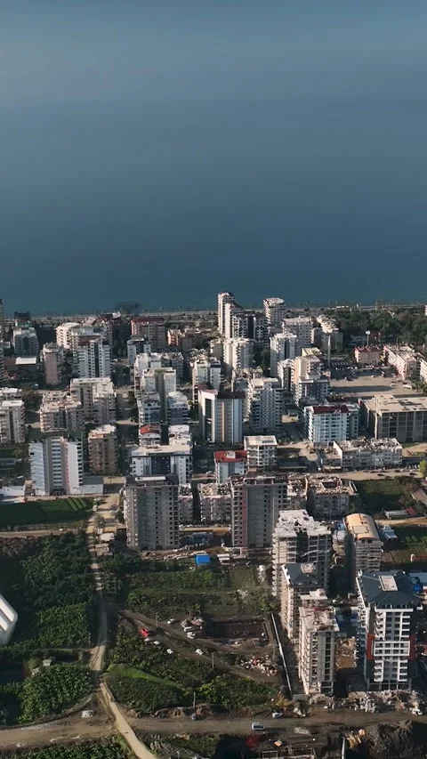 Vertical Video: Exploring New Frontiers - Surveying Land for Homes and Vidéo 243825535