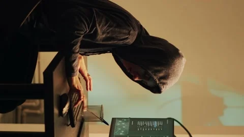 Vertical video: Female hacker committing cyberattack on server firewall 스톡 동영상 228521088