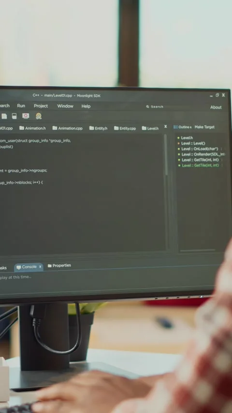 Vertical video: Freelancer admin programming html code on computer Stock Footage 220824691
