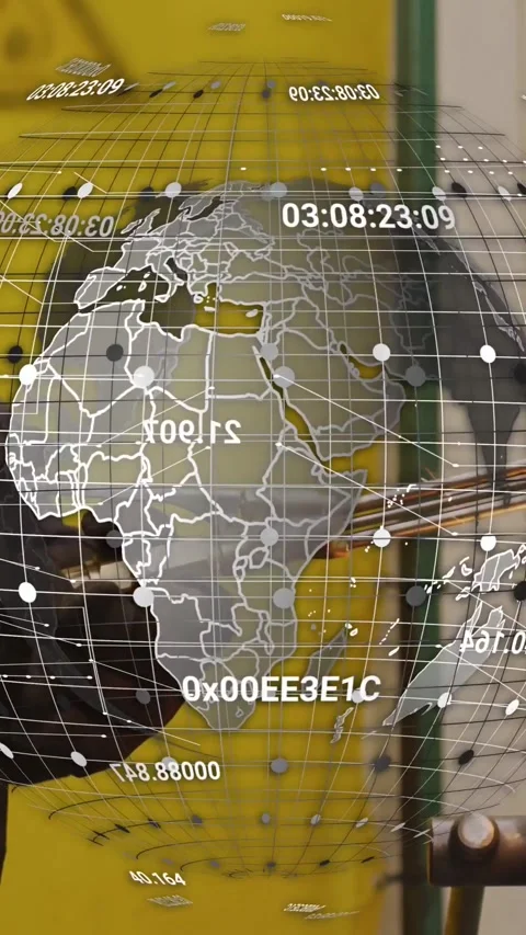 Vertical video: Glassmaker using torch, rotating rod, shaping glass into ball Vidéo 331128837