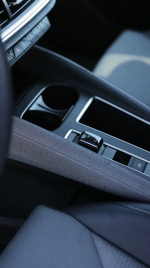 Vertical video of Handle of electric car gearbox control. Design details of Vídeo Stock 330575704