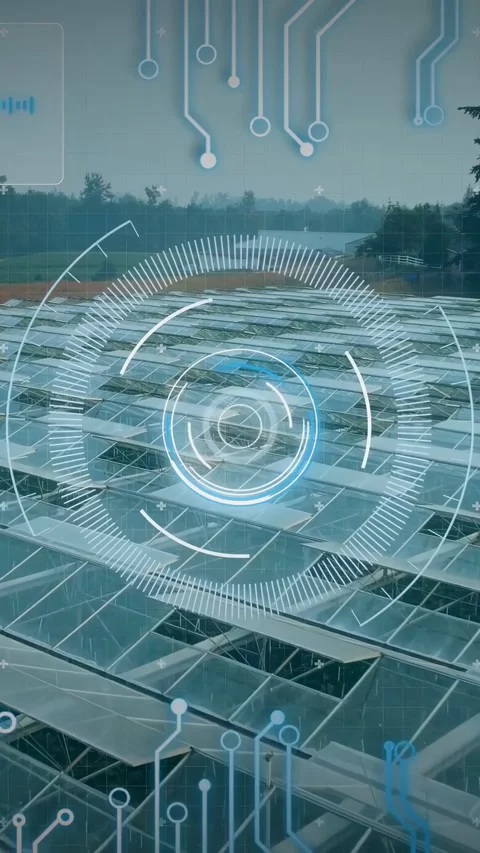 Vertical video: HUD appearing over solar array, pulsing rings and tracing node Stock-Footage 334550280